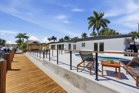 2280 SE 10th Court Pompano Beach FL 33062