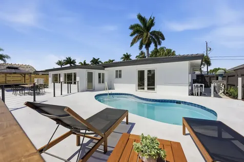 2280 SE 10th Court Pompano Beach FL 33062