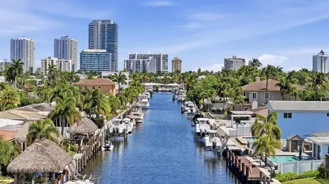 2280 SE 10th Court Pompano Beach FL 33062
