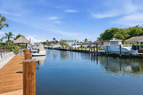 2280 SE 10th Court Pompano Beach FL 33062