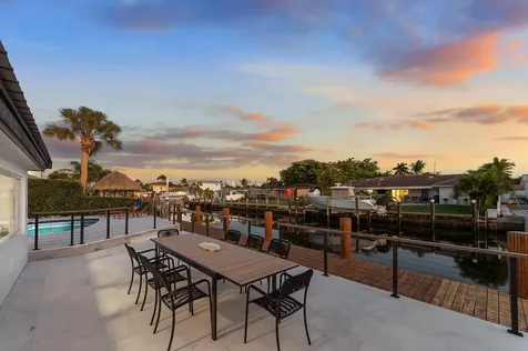 2280 SE 10th Court Pompano Beach FL 33062