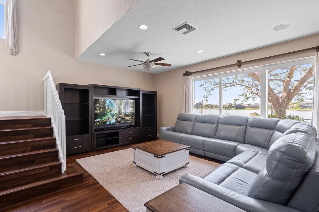 164 Berenger Walk Royal Palm Beach FL 33414