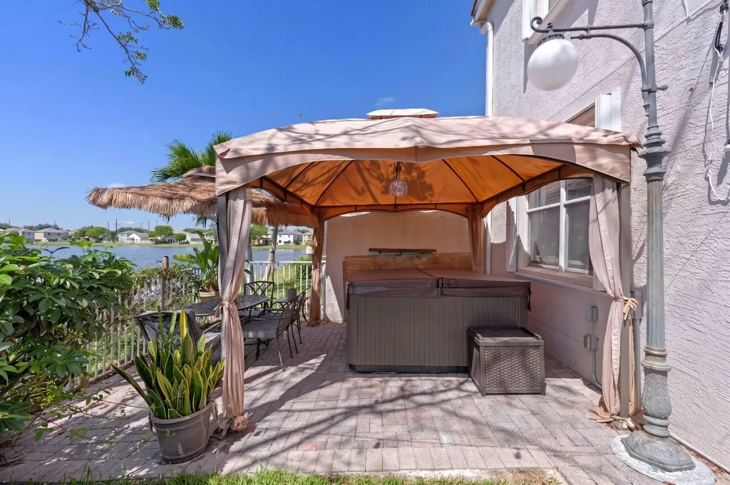 164 Berenger Walk Royal Palm Beach FL 33414
