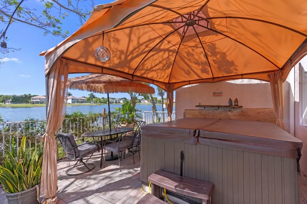 164 Berenger Walk Royal Palm Beach FL 33414