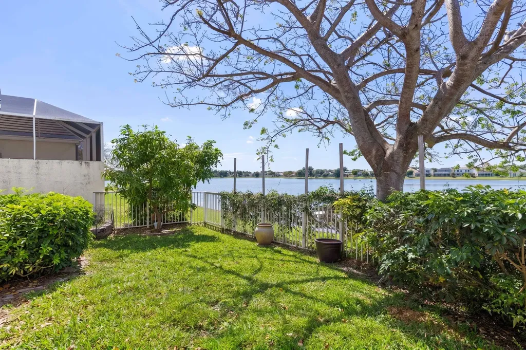 164 Berenger Walk Royal Palm Beach FL 33414