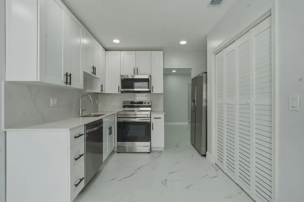 1114 Johnson Street Hollywood FL 33019