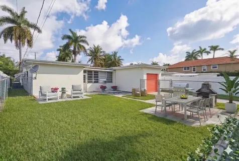 1114 Johnson Street Hollywood FL 33019