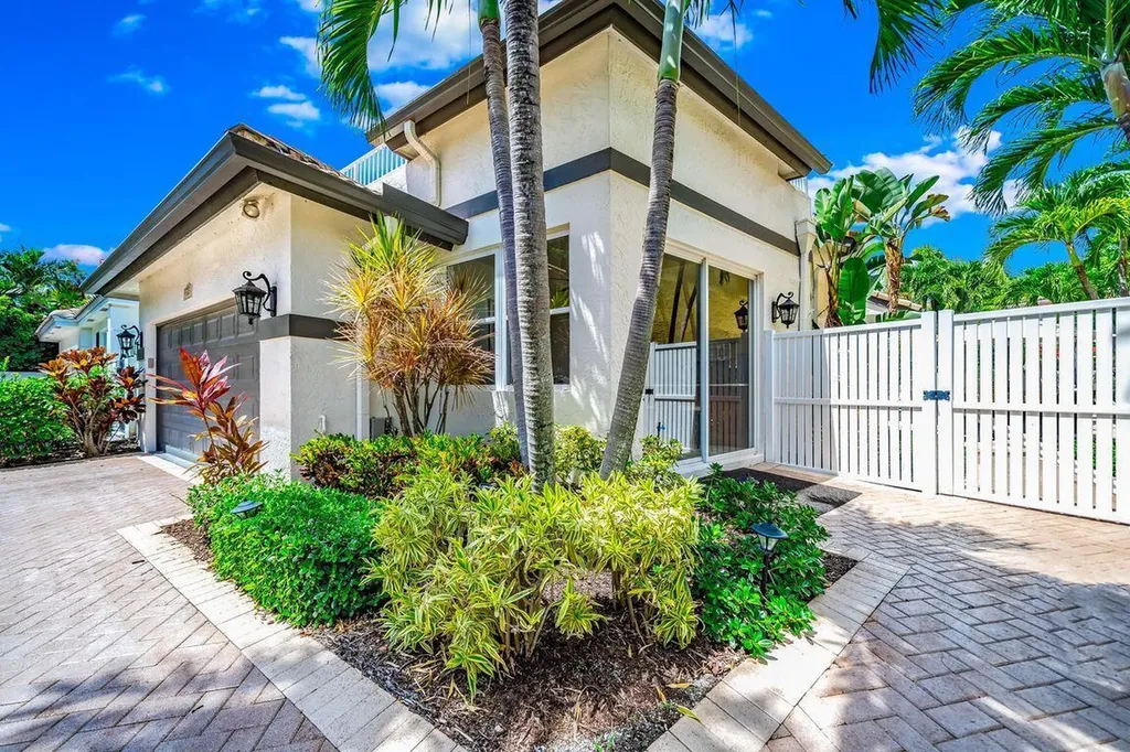 3567 Commodore Circle Delray Beach FL 33483