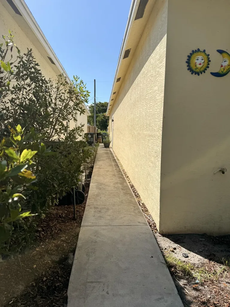 611 N F Street Lake Worth Beach FL 33460