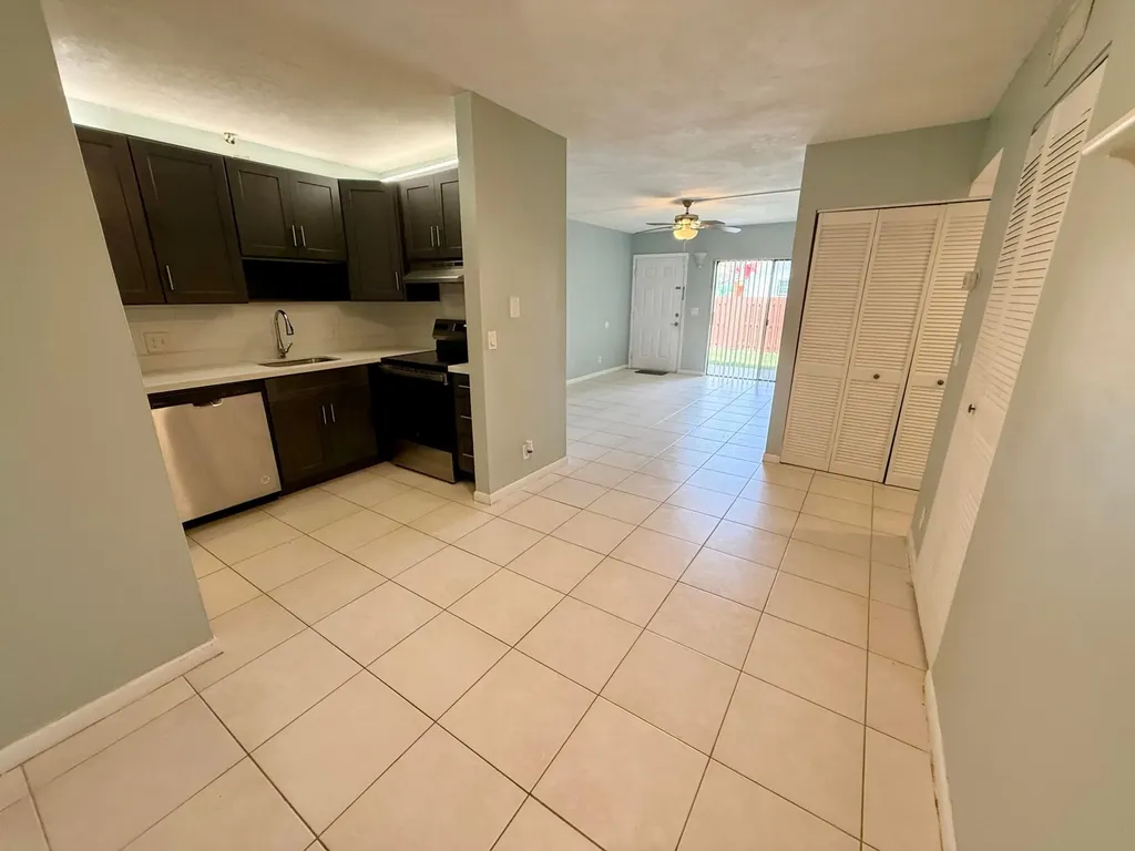 3253 NW 104th Avenue Coral Springs FL 33065