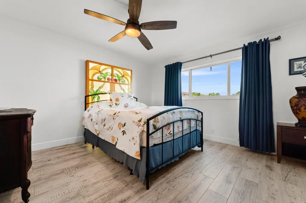 100 Shore Court North Palm Beach FL 33408
