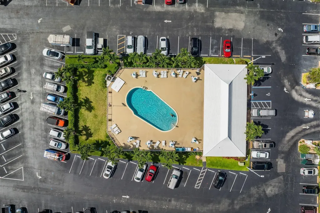 100 Shore Court North Palm Beach FL 33408