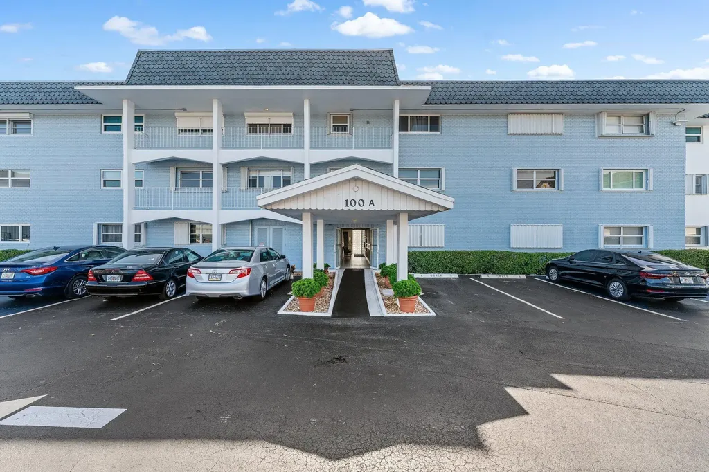 100 Shore Court North Palm Beach FL 33408