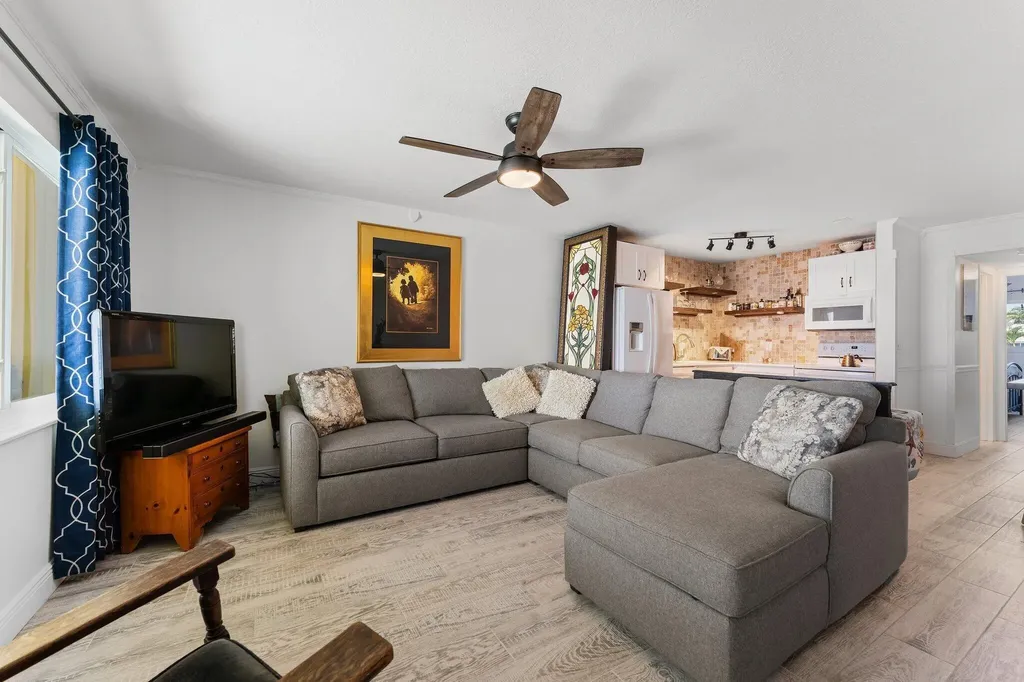 100 Shore Court North Palm Beach FL 33408