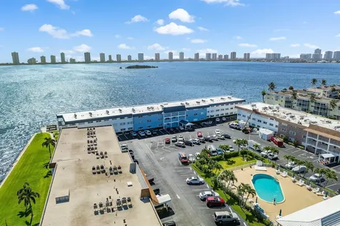 100 Shore Court North Palm Beach FL 33408