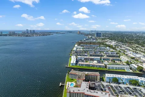 100 Shore Court North Palm Beach FL 33408