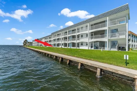 100 Shore Court North Palm Beach FL 33408