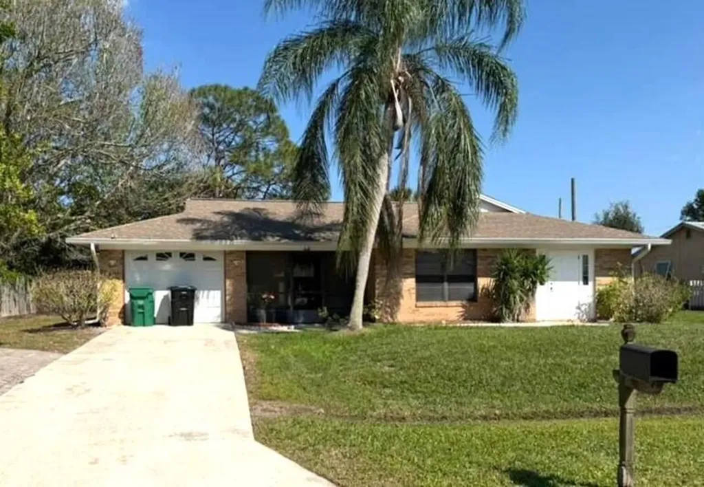 2055 SW Cranberry Street Port St Lucie FL 34953
