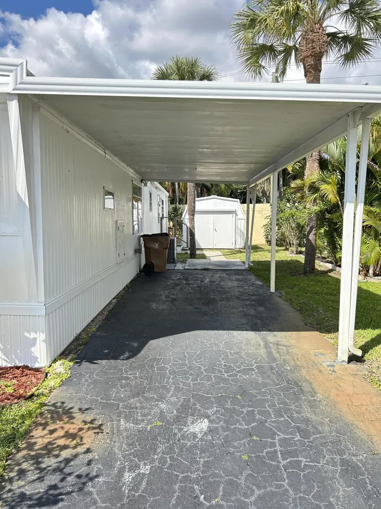 615 Alamanda Lane Deerfield Beach FL 33442