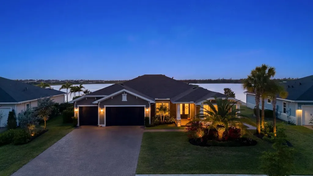 829 Hookline Circle Loxahatchee FL 33470