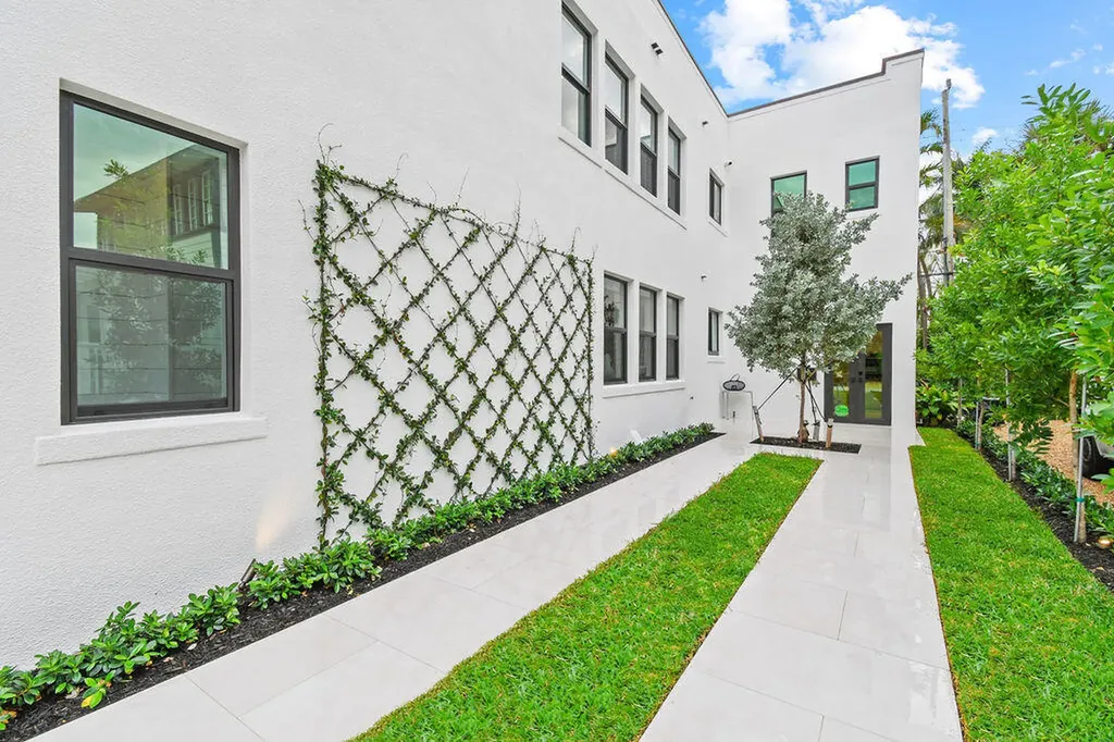 226 Oleander Avenue Palm Beach FL 33480