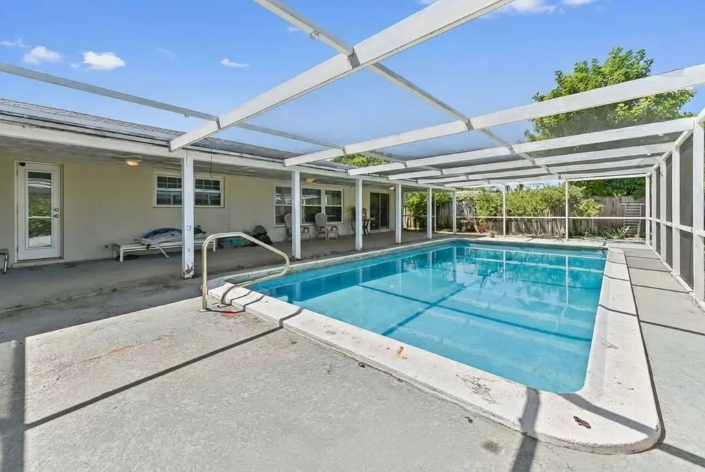 315 SW 12th Avenue Boynton Beach FL 33435