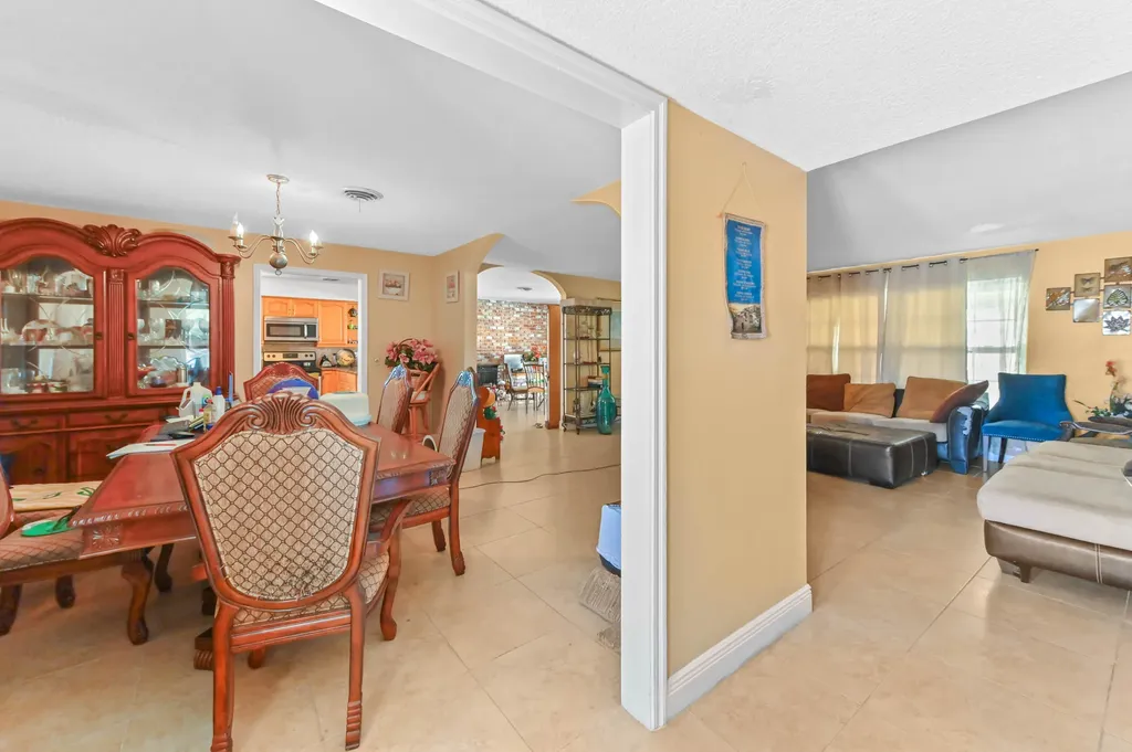 315 SW 12th Avenue Boynton Beach FL 33435
