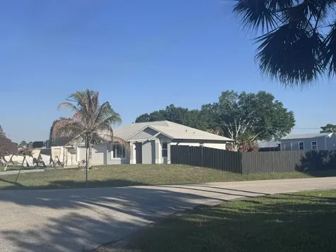 272 SW Crescent Avenue Port St Lucie FL 34984