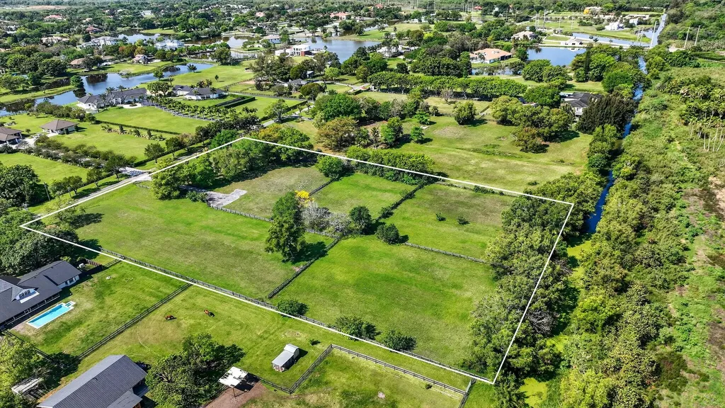 10245 La Reina Road Delray Beach FL 33446