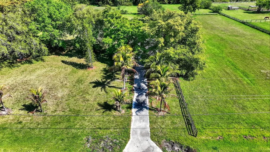 10245 La Reina Road Delray Beach FL 33446