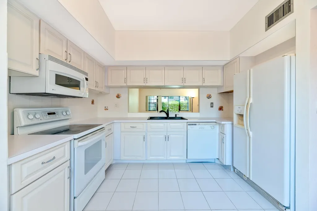 6622 Villa Sonrisa Drive Boca Raton FL 33433