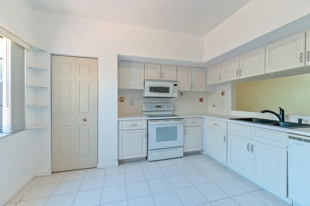 6622 Villa Sonrisa Drive Boca Raton FL 33433