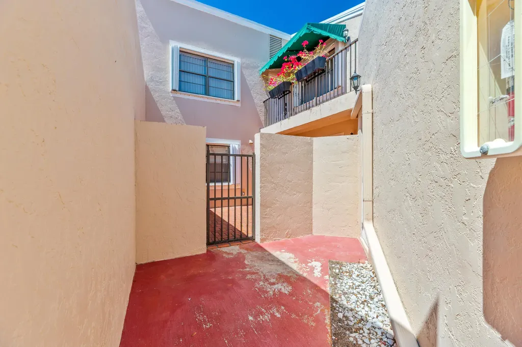 6622 Villa Sonrisa Drive Boca Raton FL 33433