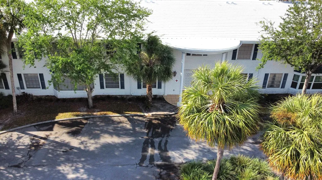 2220 NE 68 Street Fort Lauderdale FL 33308