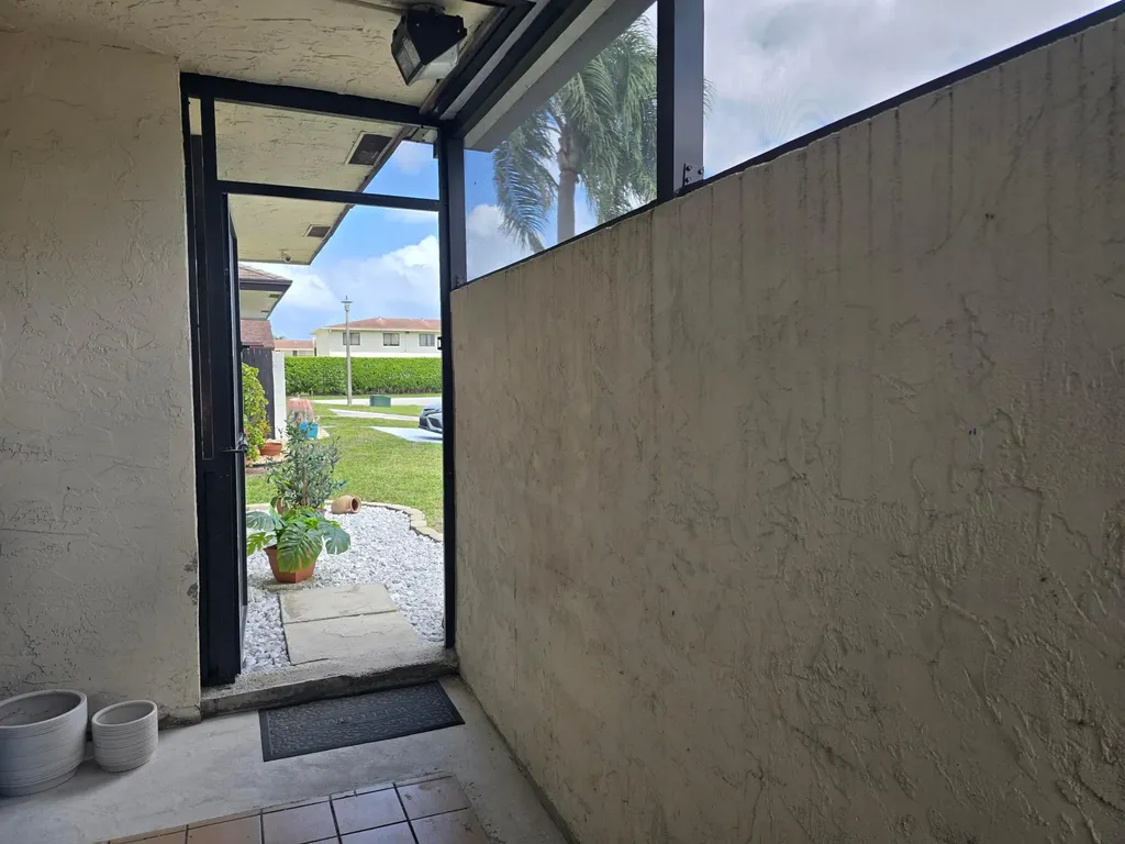 5255 Mendoza Street West Palm Beach FL 33415