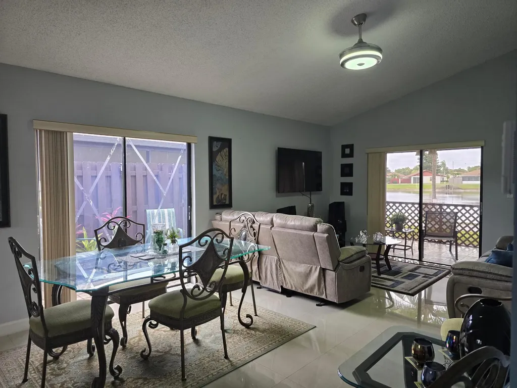 5255 Mendoza Street West Palm Beach FL 33415