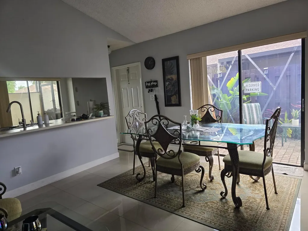 5255 Mendoza Street West Palm Beach FL 33415