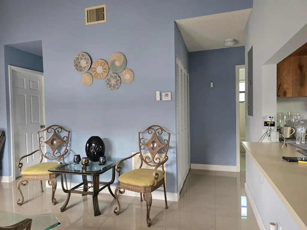5255 Mendoza Street West Palm Beach FL 33415