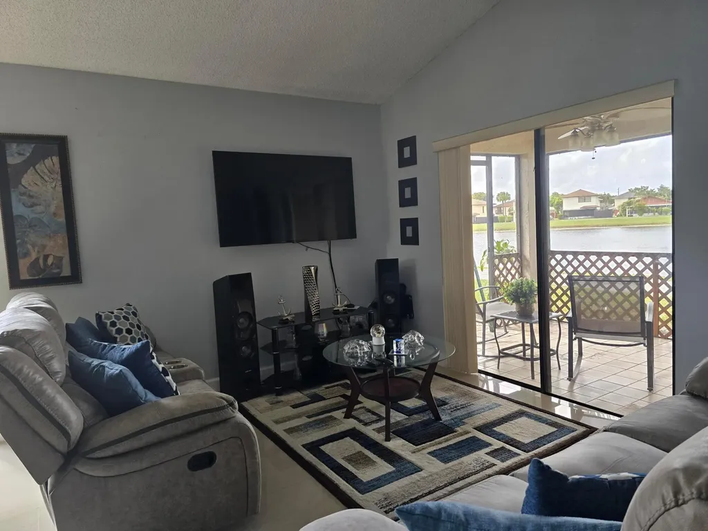 5255 Mendoza Street West Palm Beach FL 33415