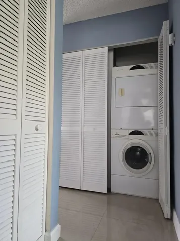 5255 Mendoza Street West Palm Beach FL 33415
