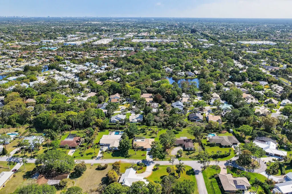 5749 Turnwood Court Jupiter FL 33458