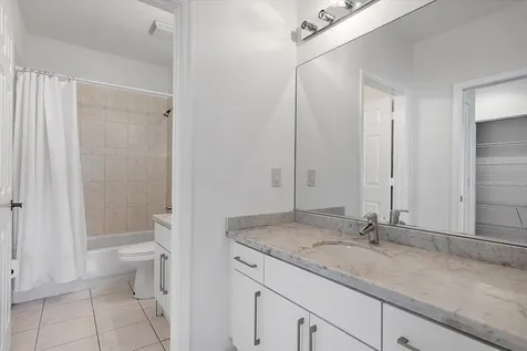 2013 Harbor View Circle Weston FL 33327
