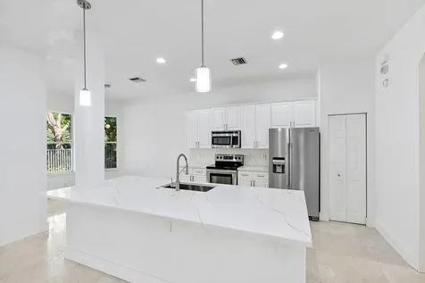 2013 Harbor View Circle Weston FL 33327