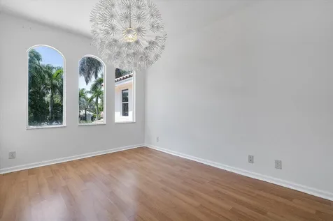 2013 Harbor View Circle Weston FL 33327