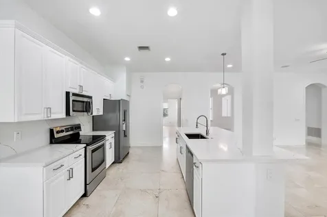 2013 Harbor View Circle Weston FL 33327