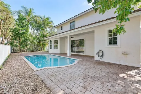 2013 Harbor View Circle Weston FL 33327