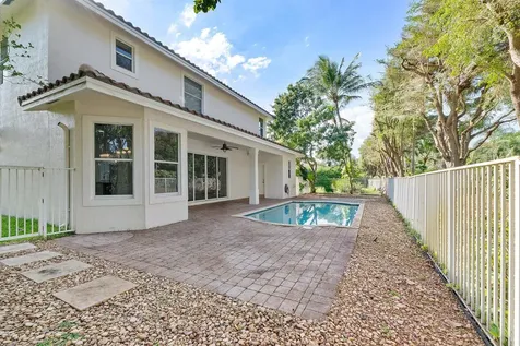 2013 Harbor View Circle Weston FL 33327