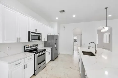 2013 Harbor View Circle Weston FL 33327