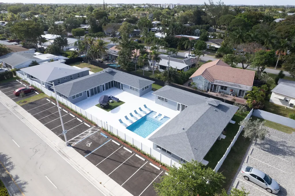 2017 NE 26th Street Wilton Manors FL 33305