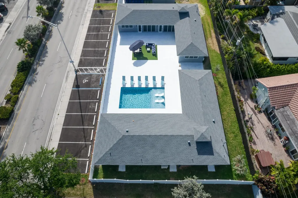 2017 NE 26th Street Wilton Manors FL 33305
